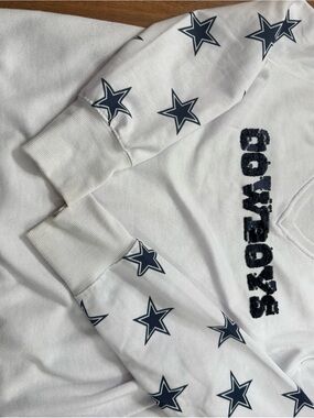 NFL Team Apparel 2XL White Crewneck with Navy and Red Logo